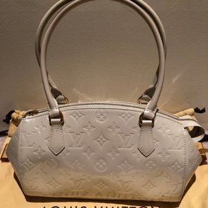 LV 'Sherwood' peal bag